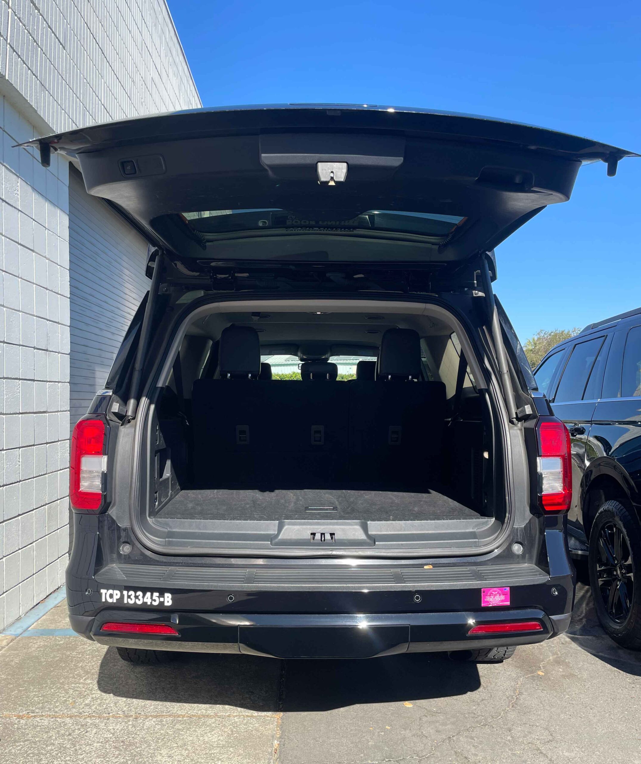 SUV-exterior American Canyon Airport Limousine Transportation
